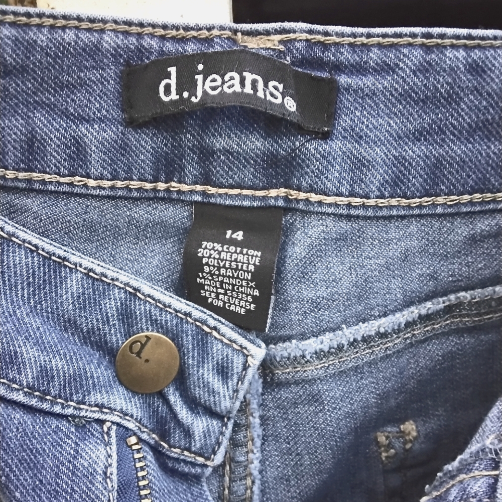 D. Jeans Women's Classic Blue Jeans 14